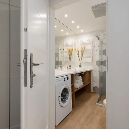 Lejlighed Marynarska Modern With Parking By Renters Sarbinowo